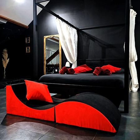 Love Room A Монтаржі Екстер'єр фото