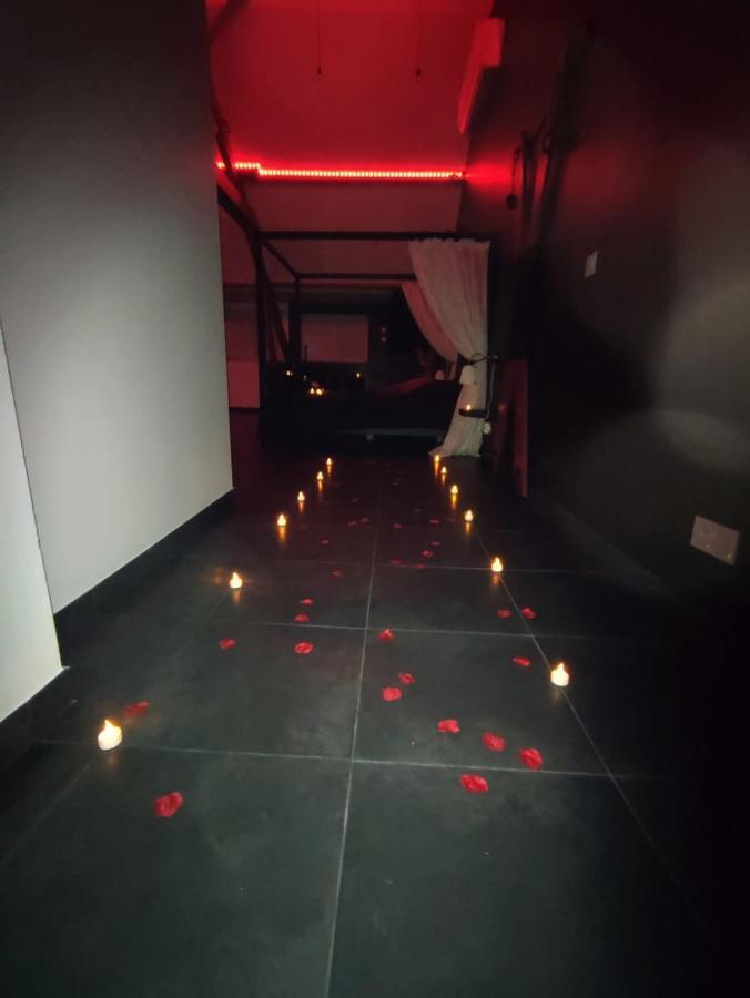 Love Room A Монтаржі Екстер'єр фото
