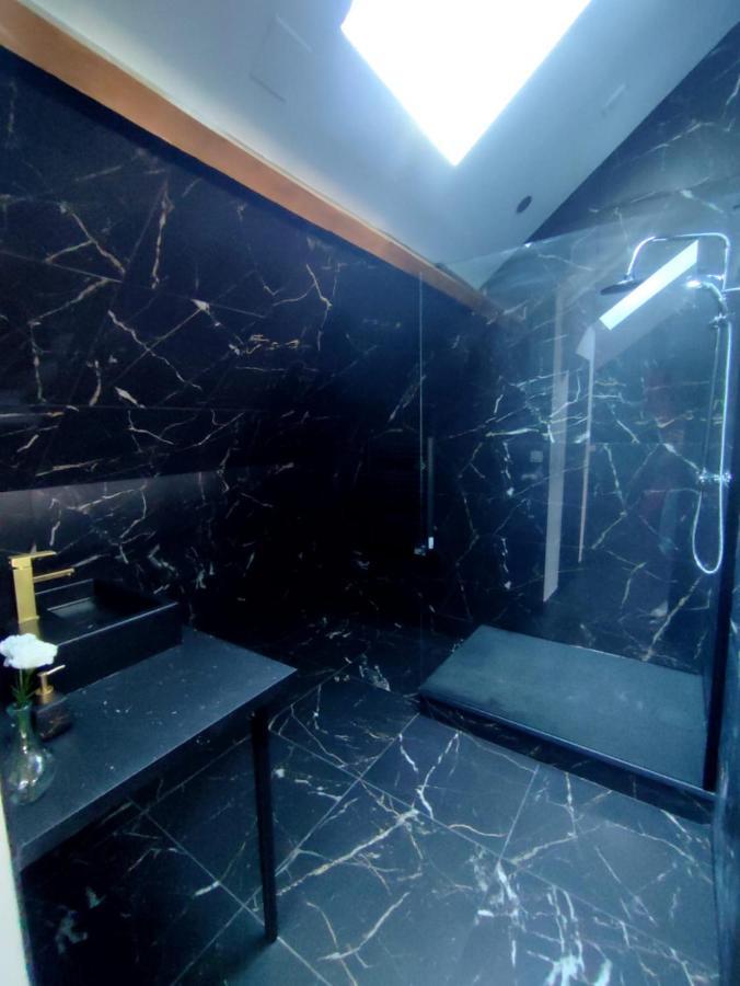 Love Room A Монтаржі Екстер'єр фото